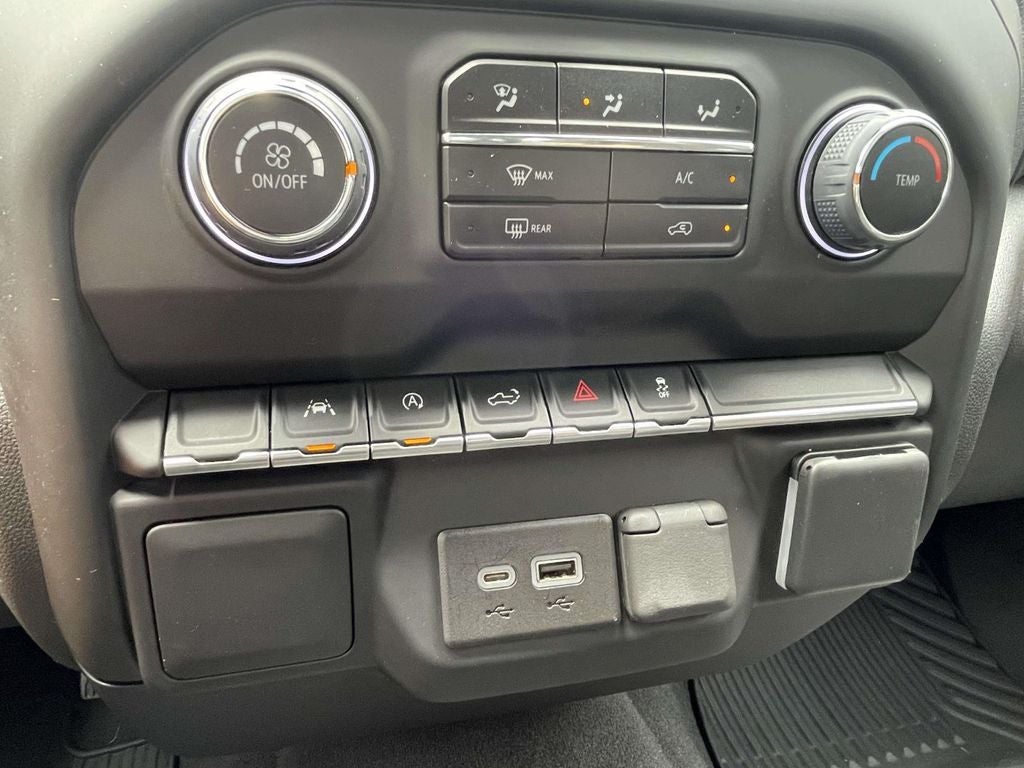 2023 Chevrolet Silverado 1500 Custom
